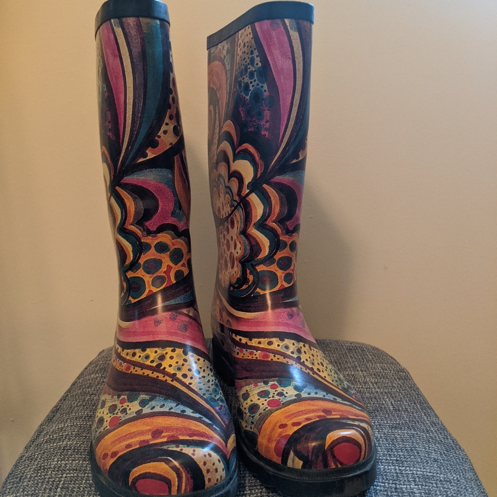 Pattern rain boots